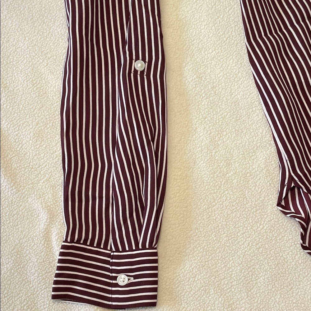 035-Ann Taylor Factory Burgundy and White Striped Blouse - Picture 4 of 9